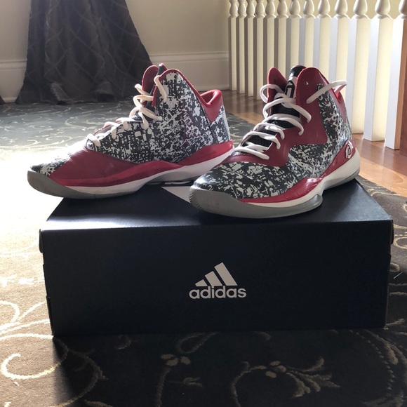 Adidas DRose basketball shoe - Picture 1 of 5